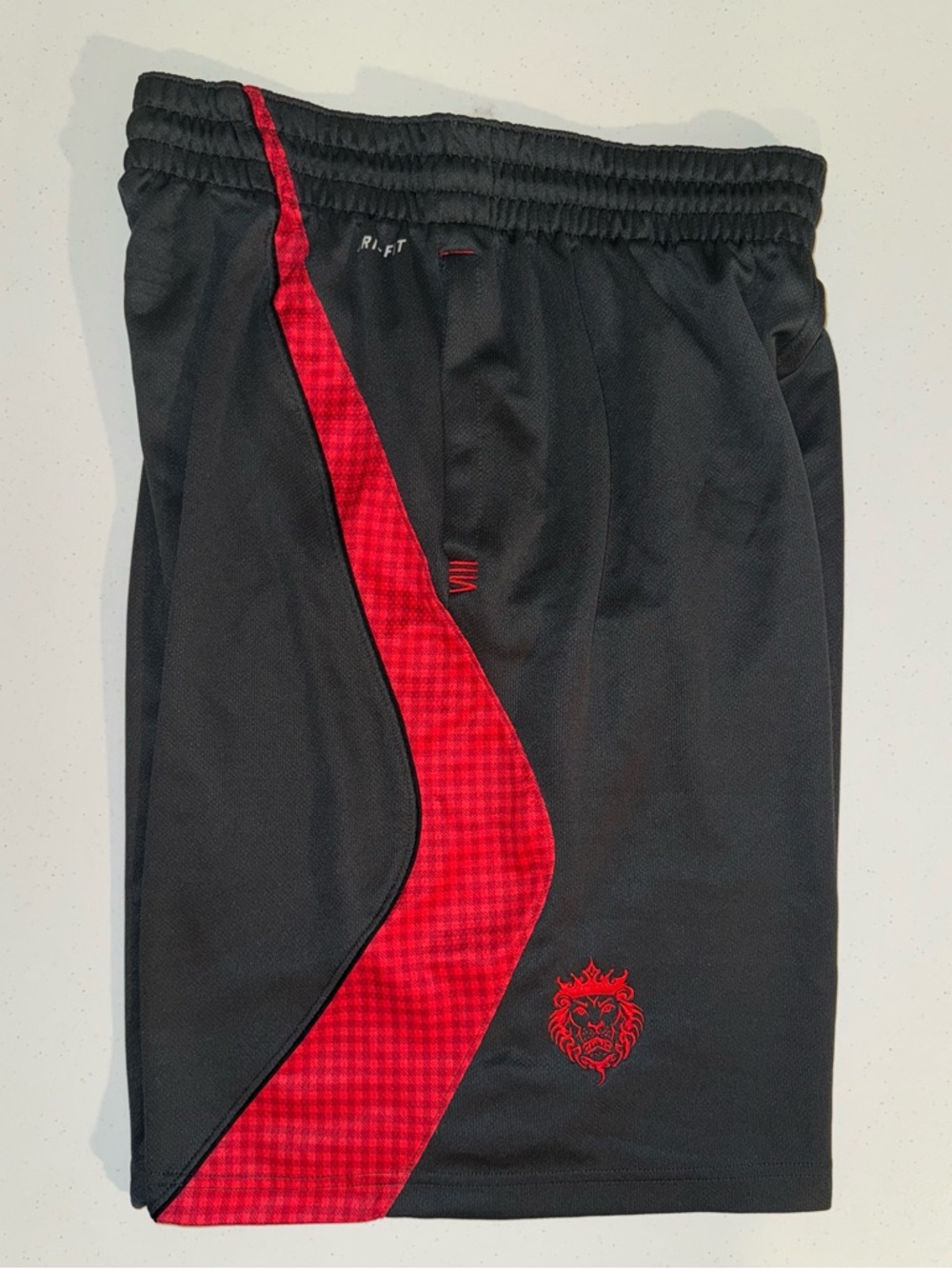 Nike LeBron James Crown Lion Gray And Red Basketball Shorts Men’s Size Large